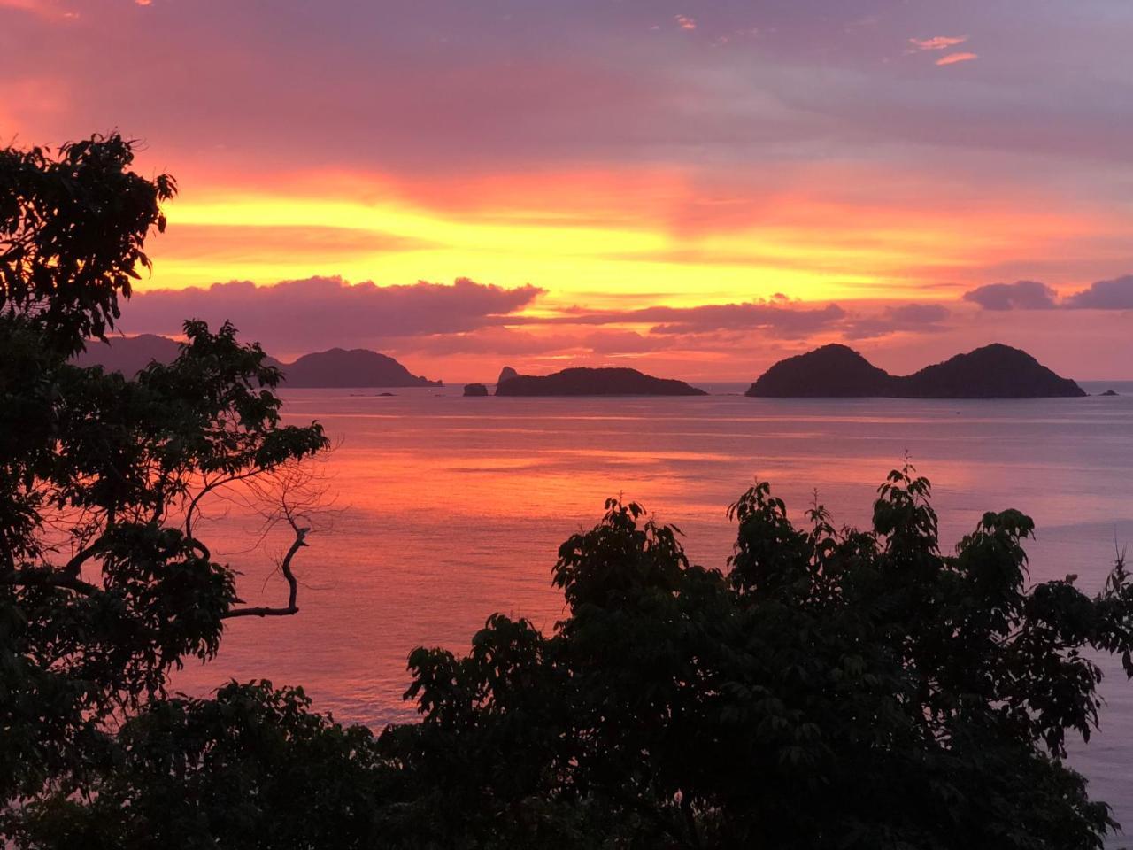 Sunny Island Resort (Adults Only) El Nido Exterior foto